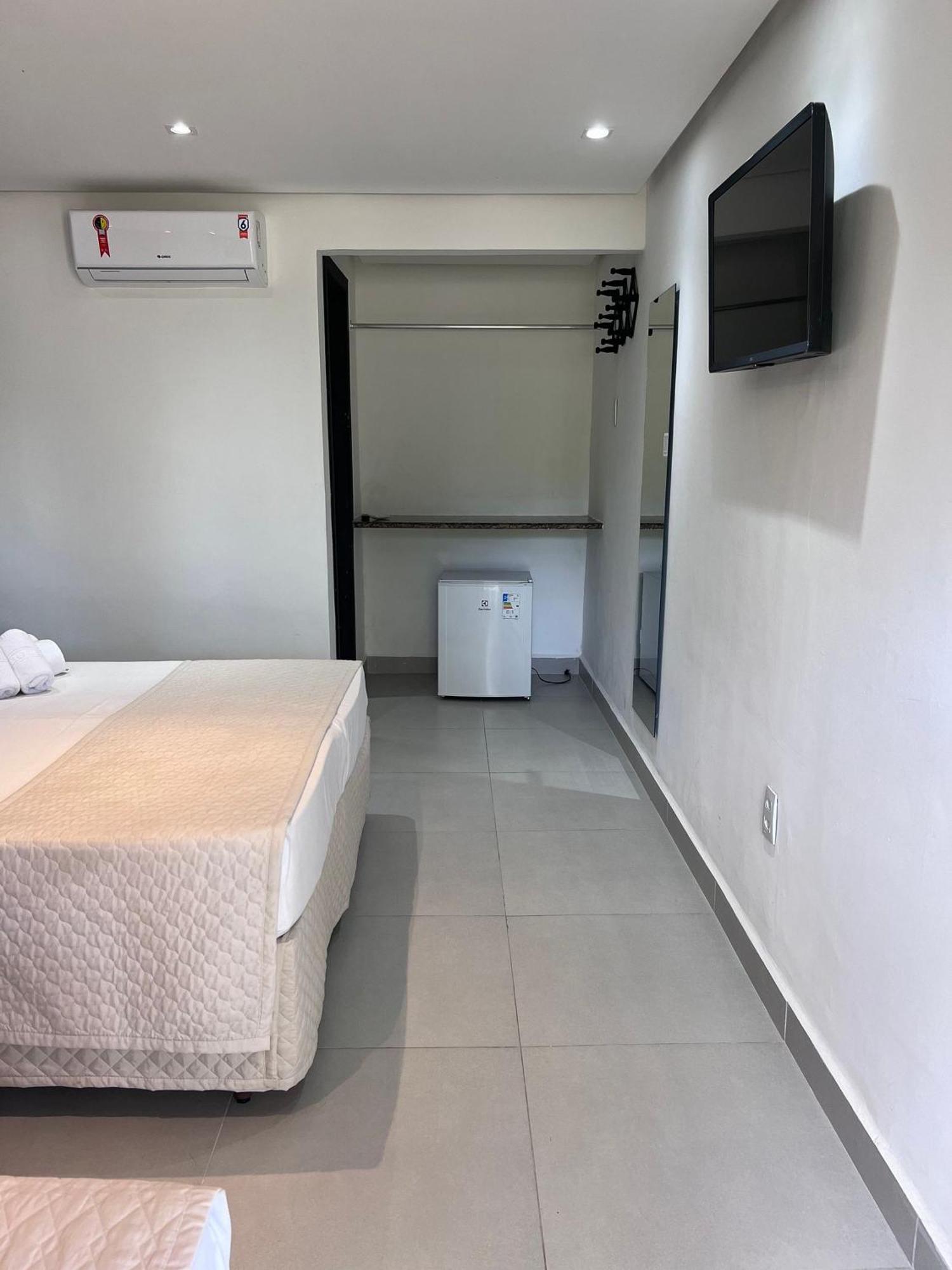 O Beira Mar Praia Hotel Esta Localizado Na Orla, Na Praia De Taperapuan, Cafe Incluso, Wi-Fi 500Mb, Piscinas, Estacionamento Privativo, Ar Condicionado Split, Smart Tv, Frigobar, Порту-Сегуру Экстерьер фото
